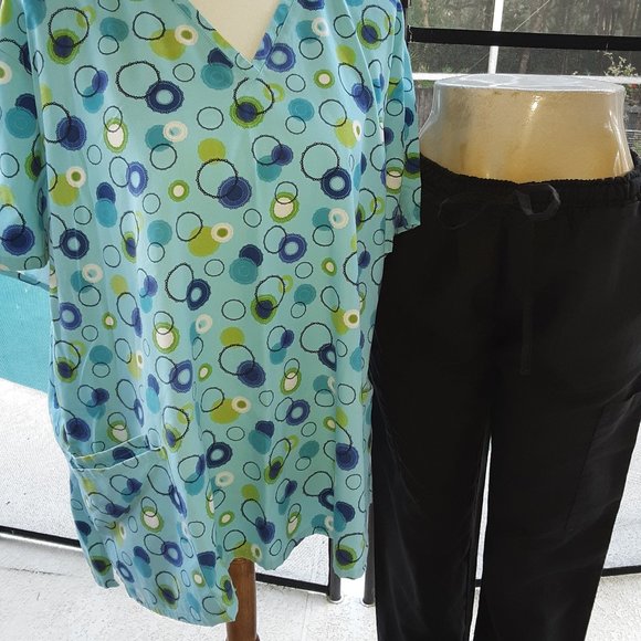 Scrub set